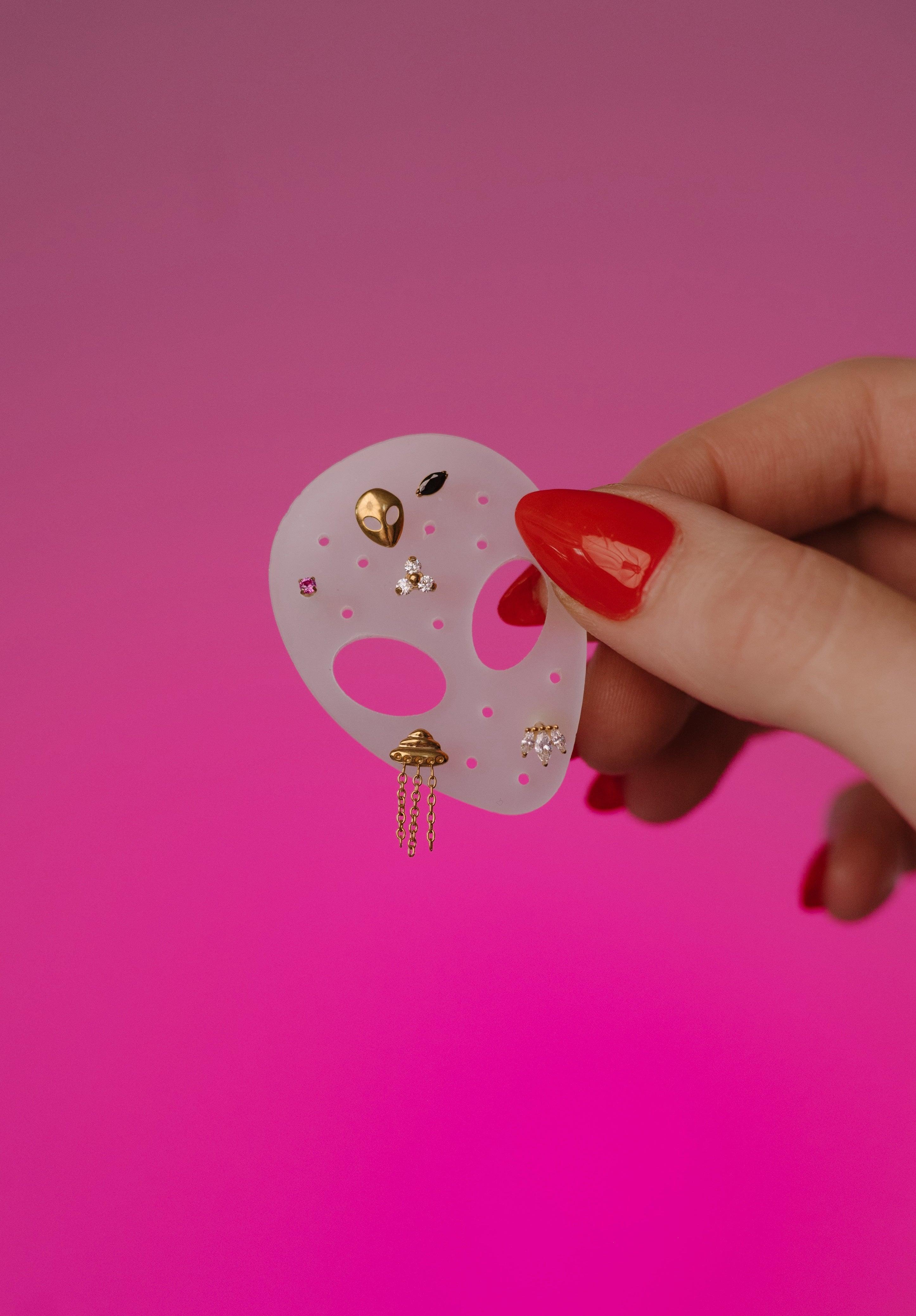 Alien Flat Back Stud - Image 6