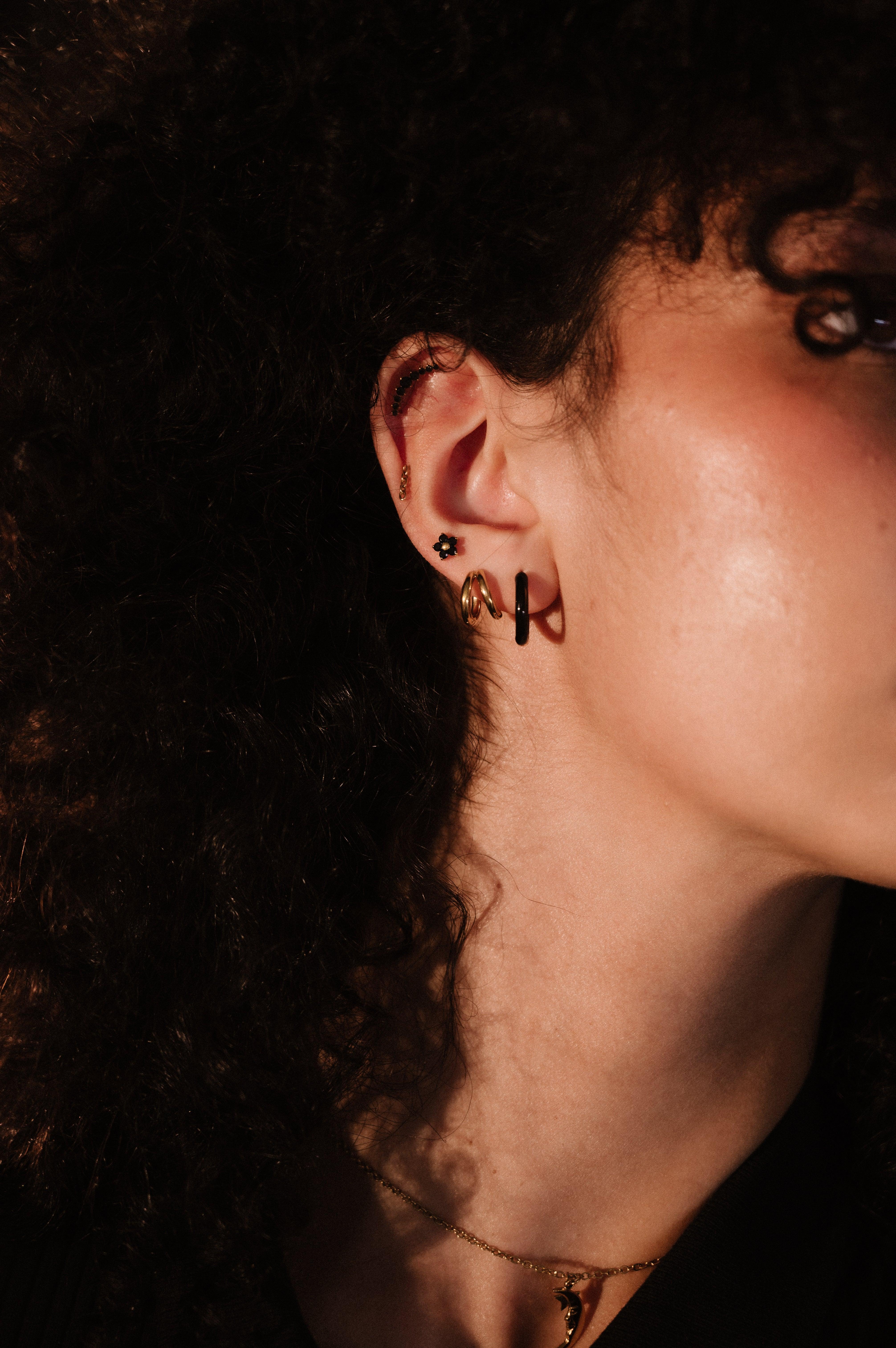 Black Dahlia Flat Back Stud - Image 3