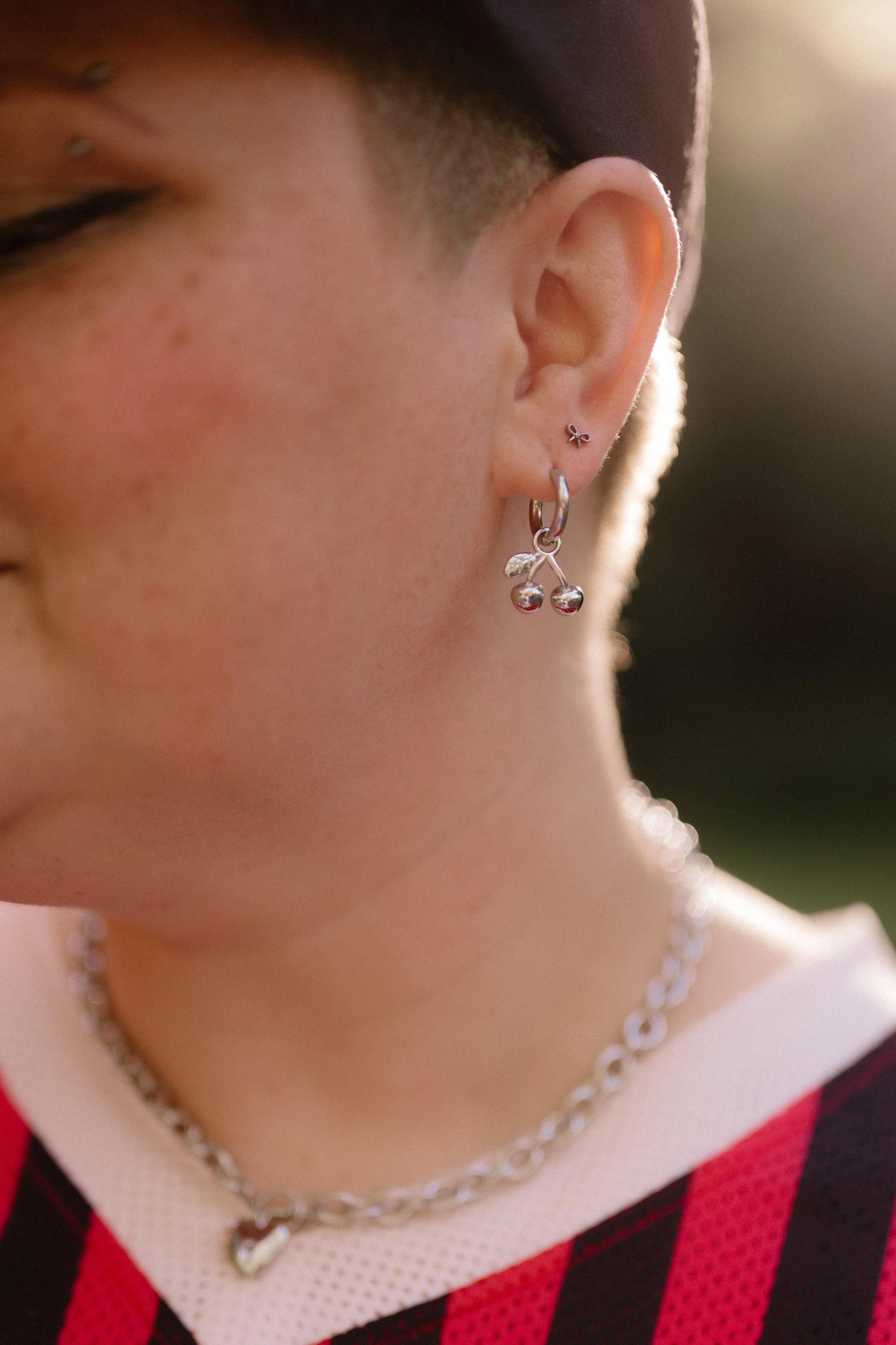 Bow Flat Back Stud - Image 5