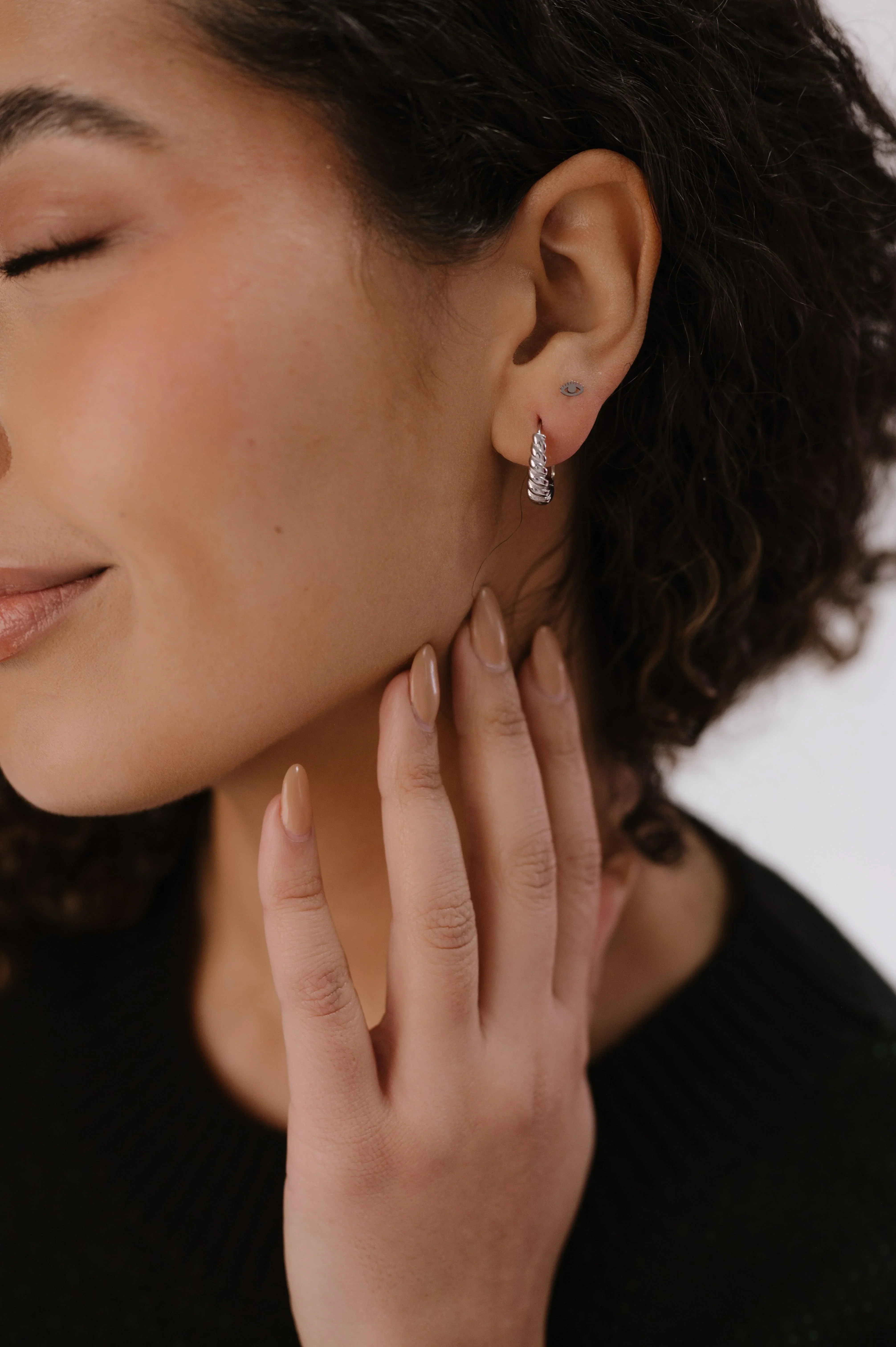 Eye Flat Back Stud - Image 3