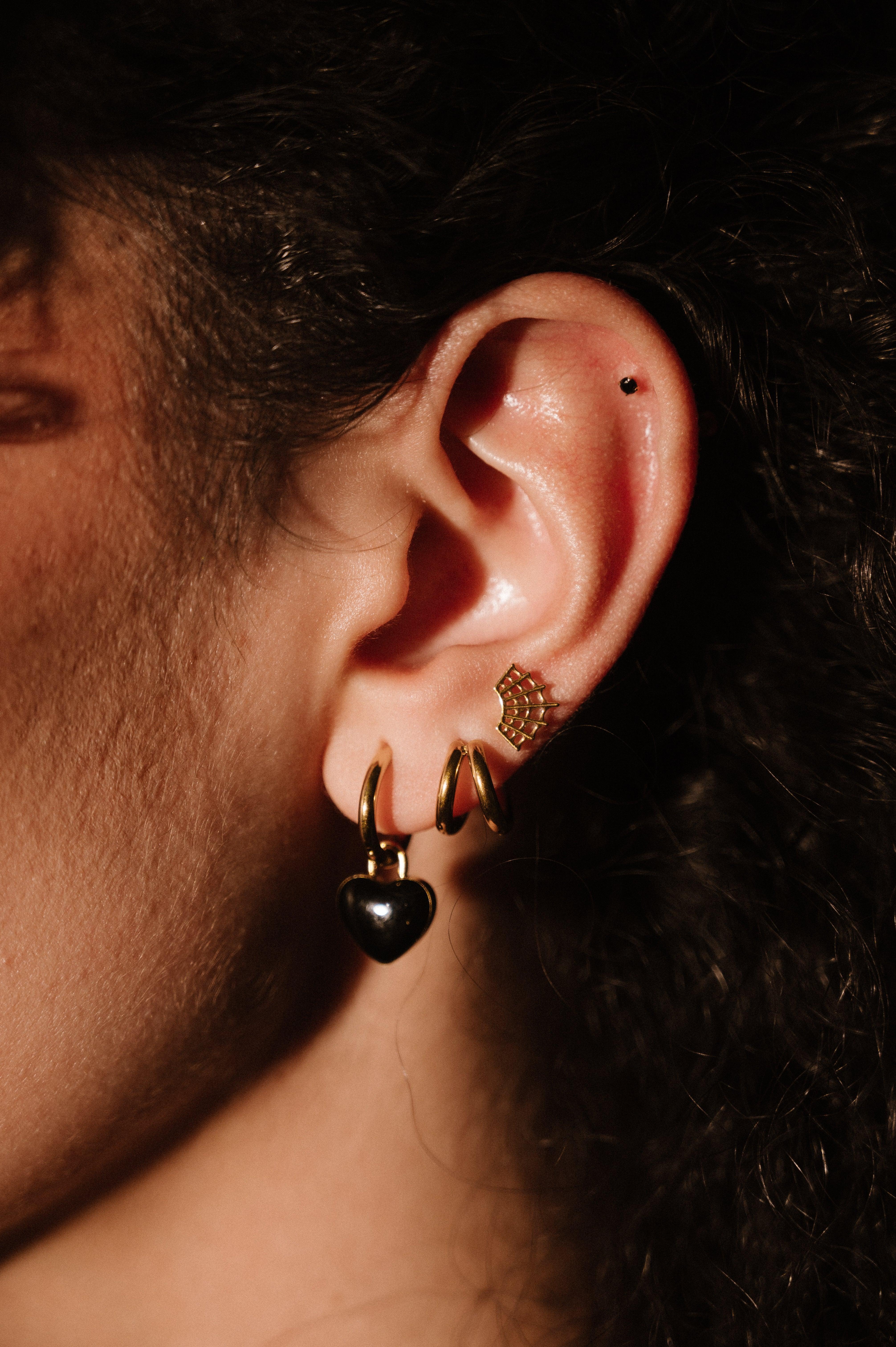 Cold, Dead Heart Hoops - Image 3