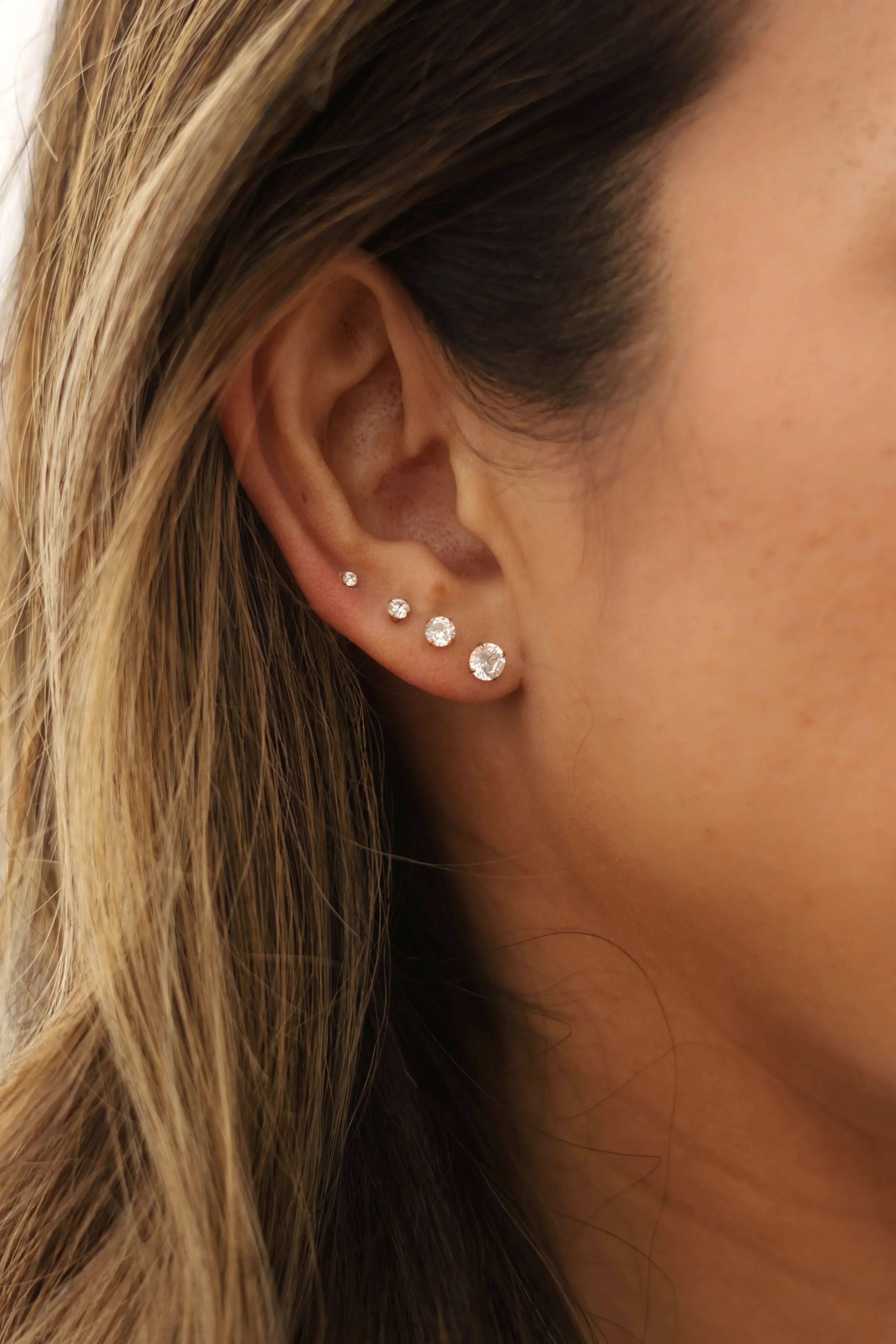 Solitaire 5mm Flat Back Stud - Image 3